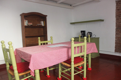 Departamento En San Telmo - Encantador Ph Antiguo Con Patio Colonial - Alquiler Temporario - 3 Ambientes