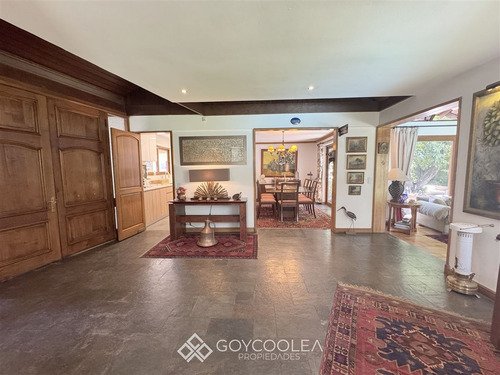 Casa En Arriendo De 5 Dorm. En Las Condes