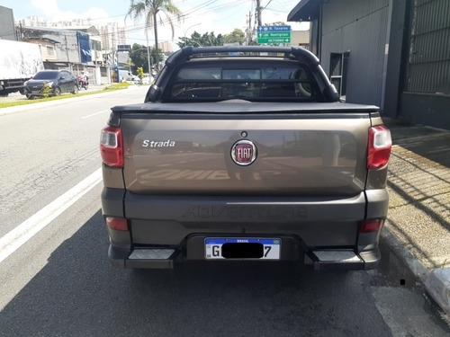 Imagem 8 de 12 de Fiat Strada 2018 1.8 16v Adventure Cab. Dupla Flex 3p