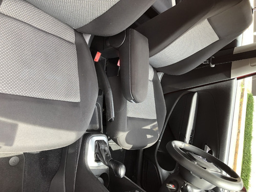 Imagen 10 de 12 de Volkswagen Vento 1.6 Comfortline Mt 2018