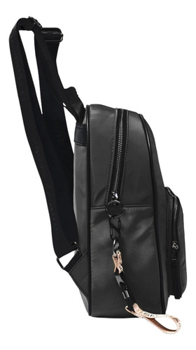 Mochila Con Llavero Astrid Skora Color Negro Diseño De La Tela Liso