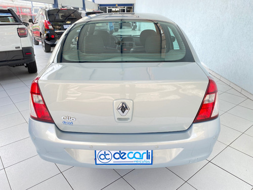 Renault Clio Sedan 1.0 16v Authentique Hi-flex 4p