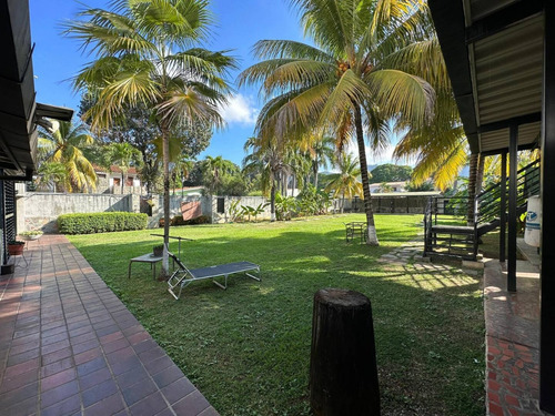 Annic Coronado Vende Exclusiva Casa En Trigal Sur, Ubicada En Calle Cerrada Ref. 267115