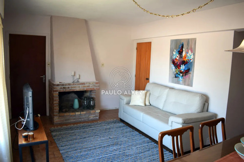 Cisne, A Metros Del Mar Y Con Vista Los Cerros.amplio Y Comodo Living, Cocina Definida, Dos Dormitorios Y Dos Baños.