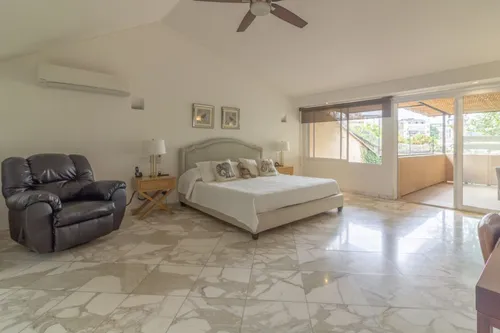 Casa En Arriendo/venta En Cristales. Cod A6433