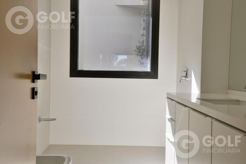 Imagen 11 de 30 de Vendo Apartamento De 3 Dormitorios Y Servicio, Patio. Con Renta. Golf