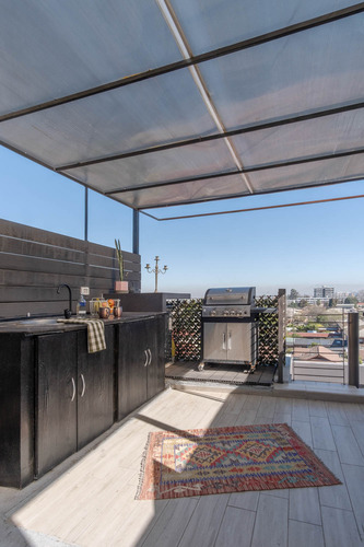 Disfruta De Vivir En Un Tríplex Con Terraza Y Quincho