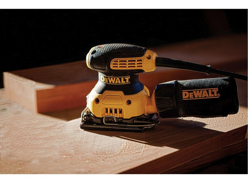 Lijadora Orbital 1/4hoja +bolsa Recolectora Dewalt Dwe6411b3 Color Amarillo Frecuencia 50 Hz/60 Hz