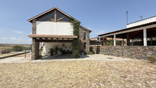 Quinta En Venta En La Presa De La Purísima Con 3 Cabañas