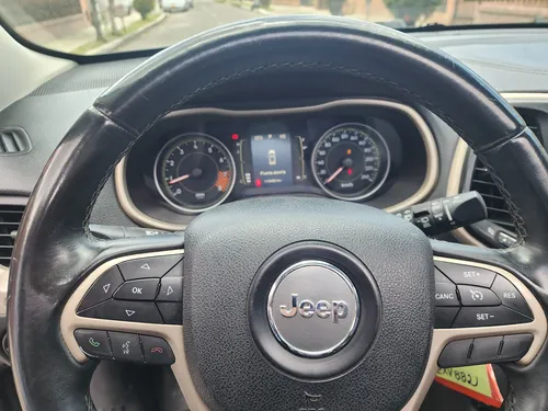 Jeep Cherokee 3.2 Longitude