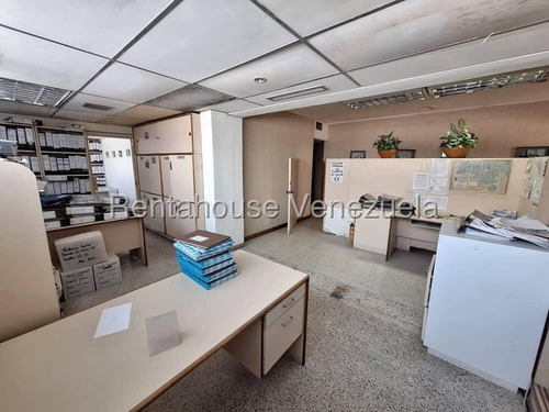 Casa Comercial En Venta En Los Dos Caminos Caracas Angela Tochon A Pie De Calle Uso Comercial Av Principal