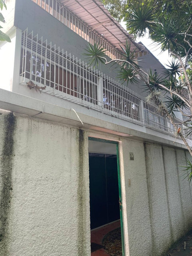 Imagen 1 de 25 de Venta De Casa En Los Chorros, Calle El Rosario, Municipio Secre