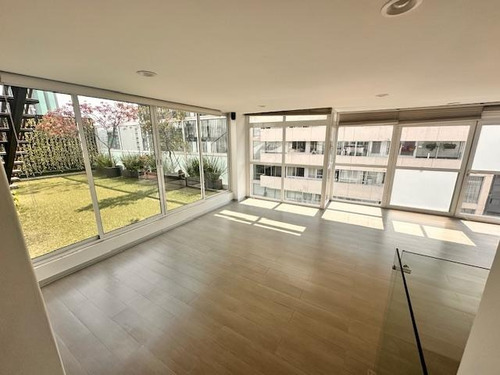 Penthouse En 3 Niveles De 420m2, Amplia Terraza Privada, Vigilancia, Excelente Ubicación.