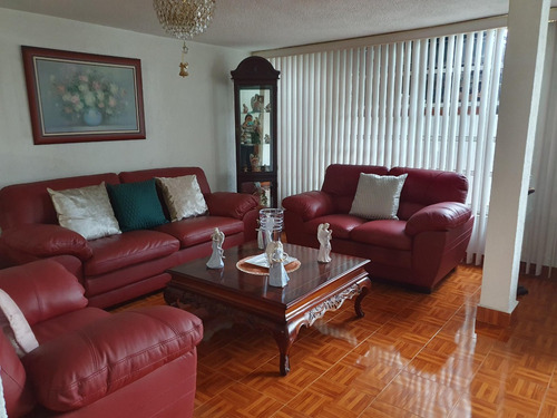 Amplia Casa Con Jardín De 50m2 En Lomas De San Mateo