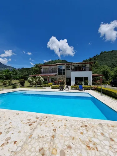 Finca En Venta En Vereda Farallones. Cod V15256