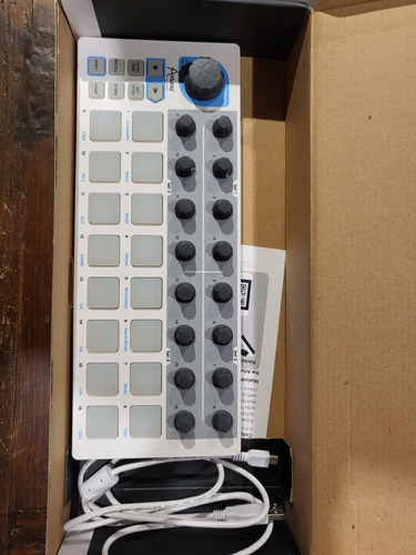 Secuenciador Arturia Beatstep 