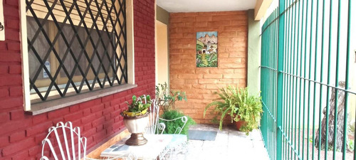 Casa 4 Dormitorios, Garage Y Jardín En Don Bosco