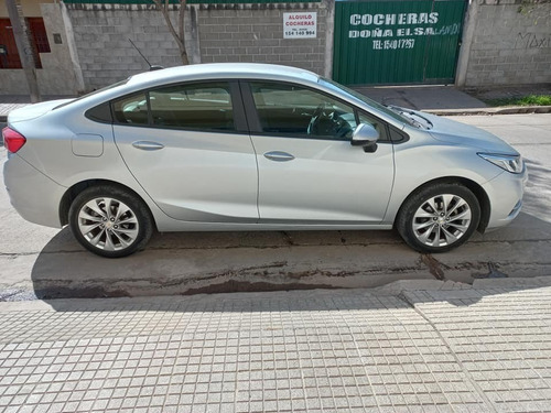 Imagen 3 de 9 de Chevrolet Cruze