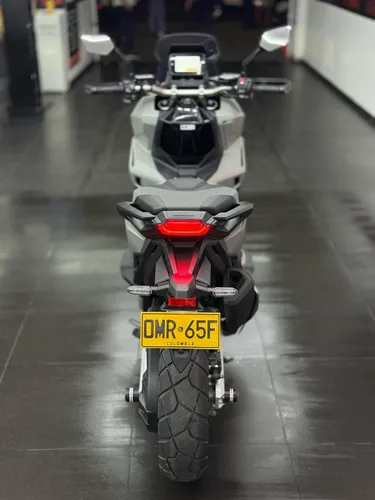 Honda X-adv 750