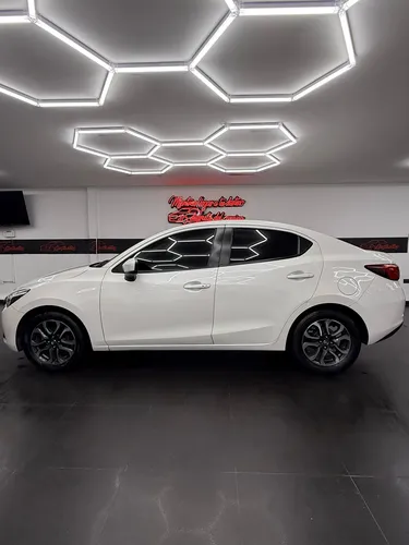 Mazda 2 1.5 Grand Touring Sedan