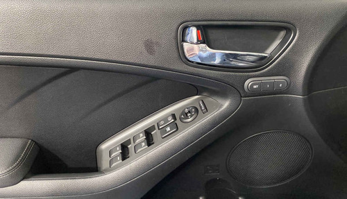 Imagen 8 de 15 de 120256 - Kia Forte Hb 2017 Con Garantía