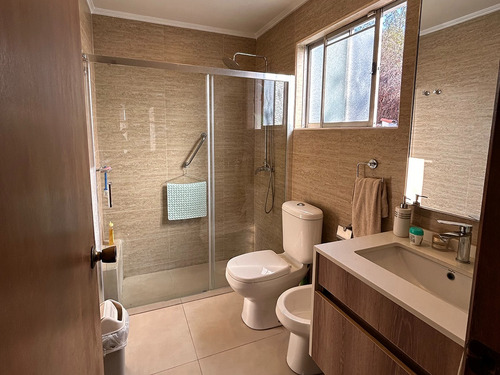 Casa En Condominio Carlos Silva Vildosola 5d / 3b
