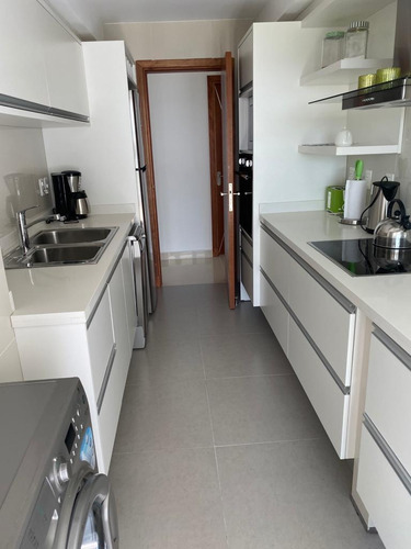 Imagen 12 de 18 de Apartamento En Venta De 2 Dormitorios En Playa Mansa (ref: Lij-5101)