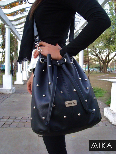 Mochila Morral Negra Con Tachas - Mika