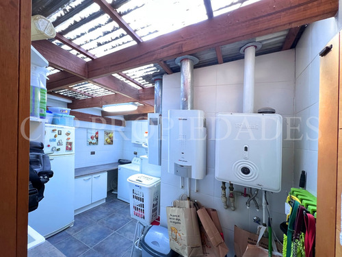 Amplia Casa Ideal Para Familia En Condominio. El Arrayan