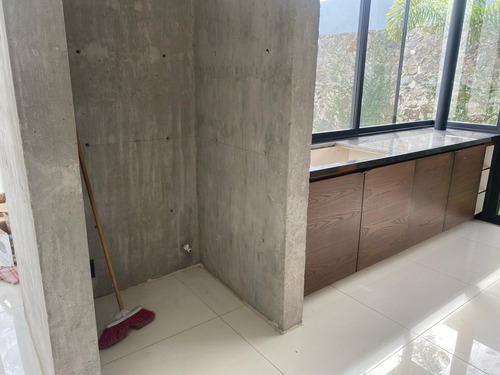 Hermosa Casa En Lomas De Cuernavaca Nueva En Privada Con P
