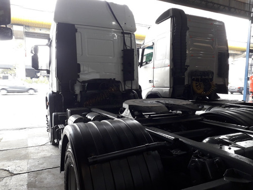 Imagem 6 de 8 de Iveco Cursor 330 4x2 2010/2011