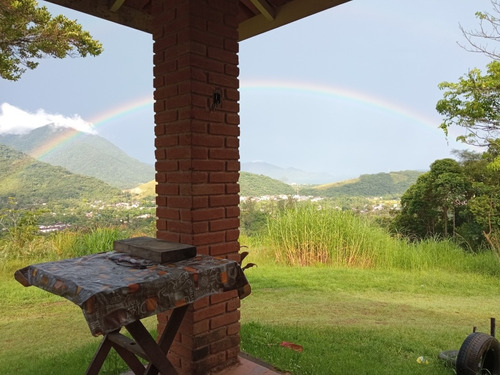 Um Sonho,  Chácara Cachoeira E Praia Tudo Perto.