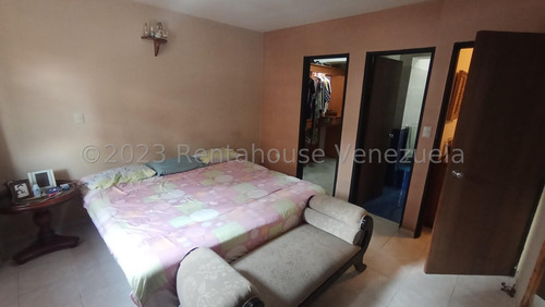Juan Carlos González. Renta House Carabobo Vende Apto. Res. Ramses 9 Urb. El Parral Valencia Mls #25-1109 Rah/jcg.