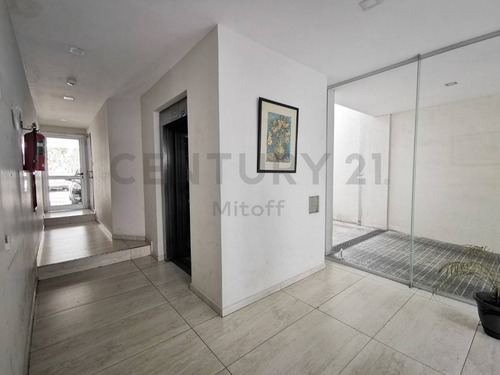Imagen 15 de 17 de Departamento De 1 Dormitorio En Venta Con Balcón Al Frente En La Plata