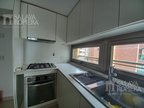 Imagen 10 de 21 de Piso 4 Ambientes Con Dependencia En La Isla De Olivos