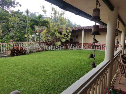 Bellísima Y Acogedora Casa En Venta Colinas De Carrizal, Altos Mirandinos 25-12196 Edf