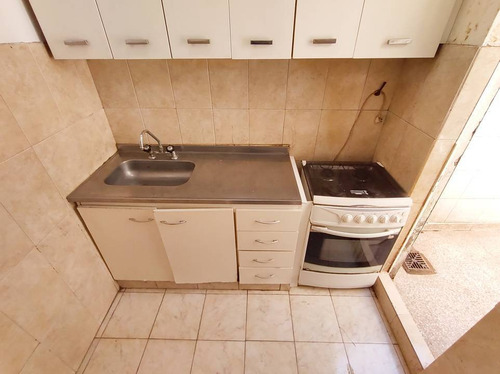 Imagen 6 de 19 de Venta De Departamento 2 Ambientes Con Patio En Flores