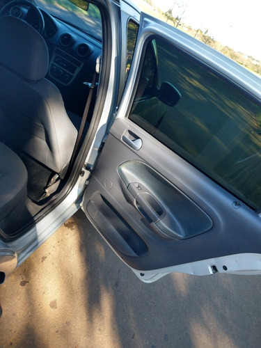 Imagem 7 de 11 de Volkswagen Voyage 2012 1.0 Vht Trend Total Flex 4p