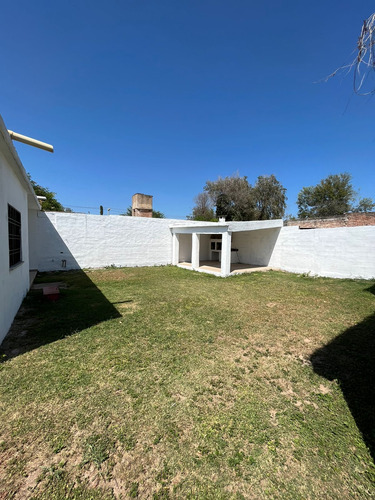 Venta Casa 3 Dormitorios Los Boulevares - Amplio Patio