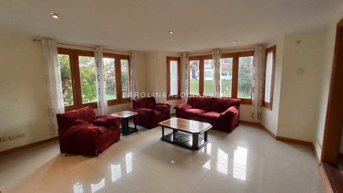 Muy Linda Casa En Lugano- Ref: 2315