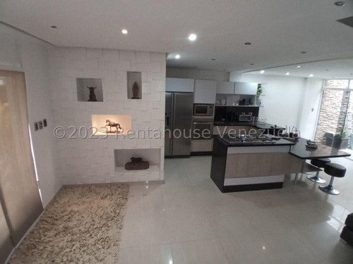 Juan Carlos González. Renta House Carabobo Vende Hermoso Townhouse Urb. Manantial Naguanagua Mls #23-30388 Rah/jcg.