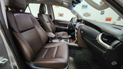 Imagen 11 de 25 de Toyota Sw4 Srx 2020 At 2.8 At 4x4 Smart Garage