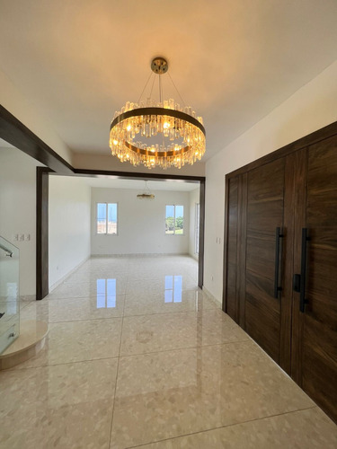 Villa Nueva En Star Hills Puerto Plata De 4 Habitaciones De Oporunidad Con 700m2 De Solar