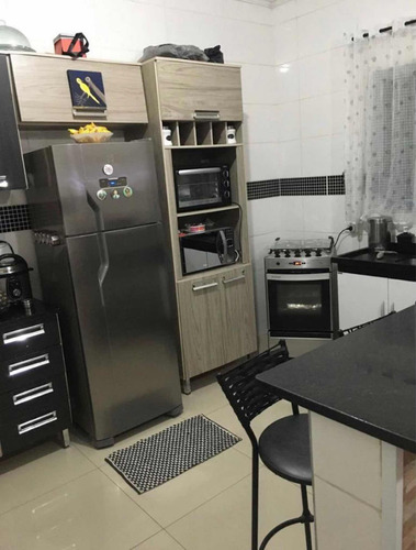 Casa Térrea Com 3 Cômodos Grandes 62,5m2 Fundos + Móveis