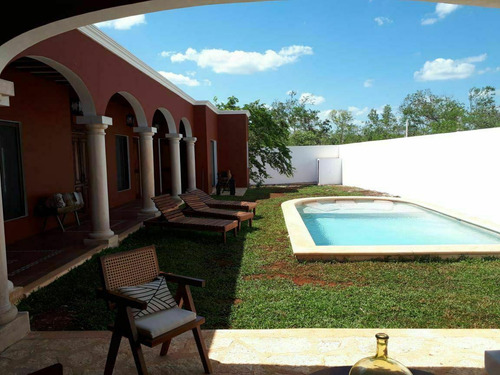 Casa En Venta En Valladolid, Privada Fincas Los Álamos, Modelo Ticul, A 12 Meses.