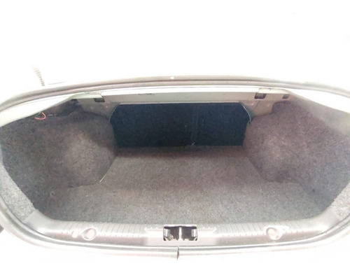 Imagem 8 de 15 de Ford Fiesta Sedan 1.6 Completo Flex 2012 - Prata