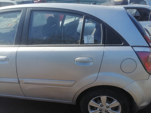 Imagen 4 de 6 de Kia Rio Jb En Desarme