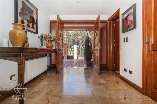 Casa En Venta De 6 Dorm. En Lo Barnechea
