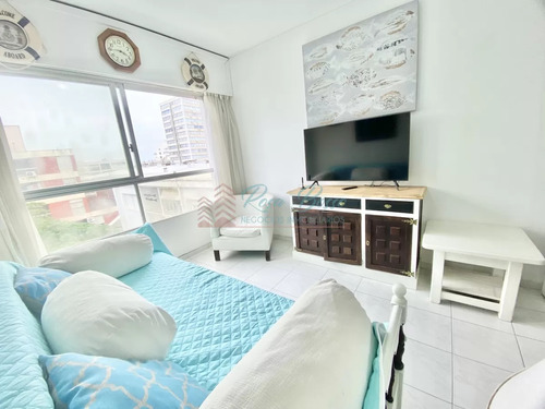 Alquiler, Apartamento, 2 Dormitorios Con Garaje, Península, Punta Del Este, Uruguay