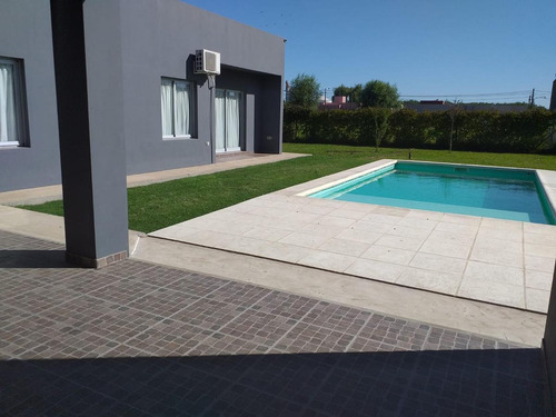 Imagen 7 de 20 de Impecable Quinta En Chacabuco En Venta, Con Pileta.